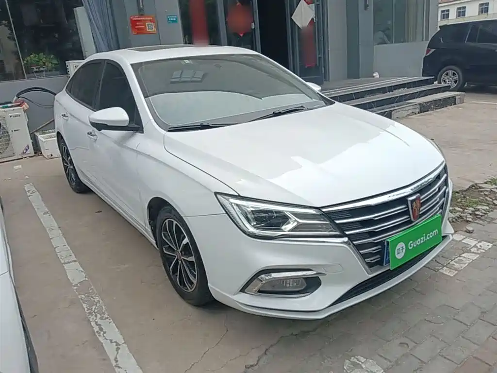 Roewe i5 1.5 L Auto 4 G Connected Leading Luxury Flagship