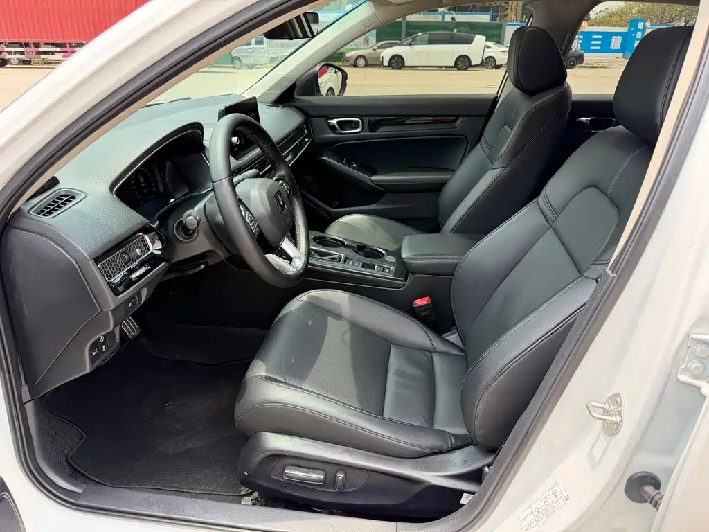 Integra 240 TURBO CVT Phantom Night · Luxury