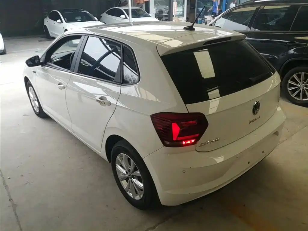 Polo Plus 1.5 L Auto Colorful Tech