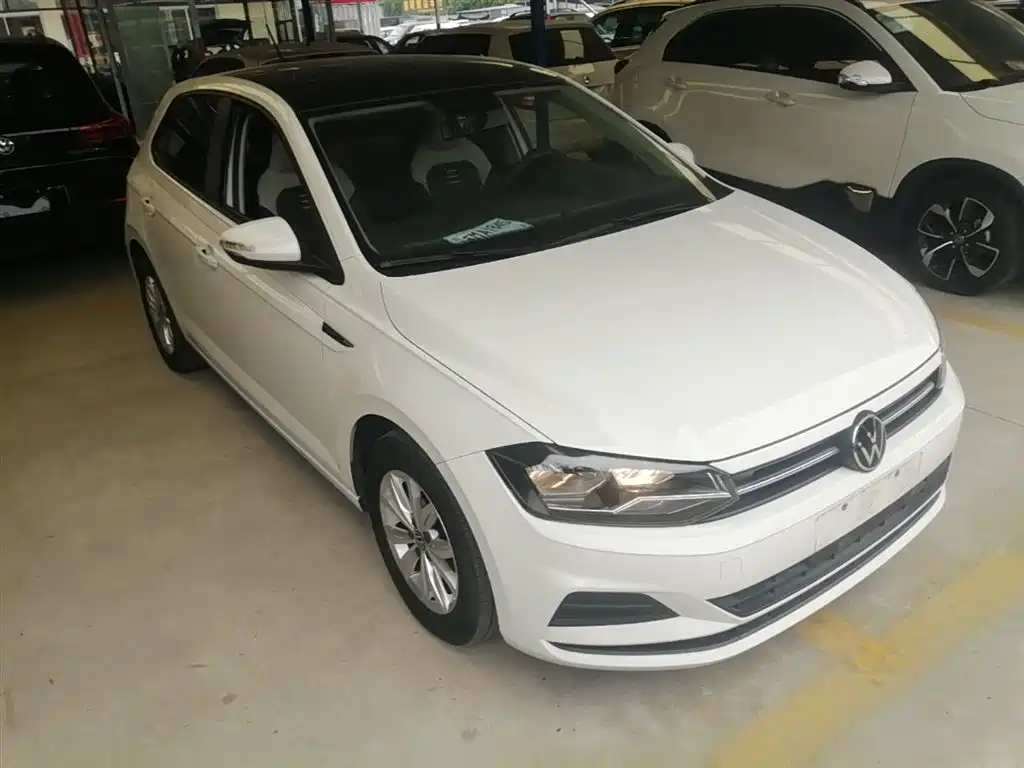 Polo Plus 1.5 L Auto Colorful Tech