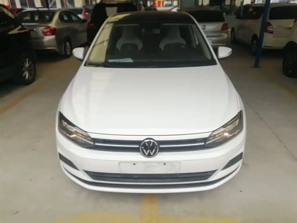 Polo Plus 1.5 L Auto Colorful Tech
