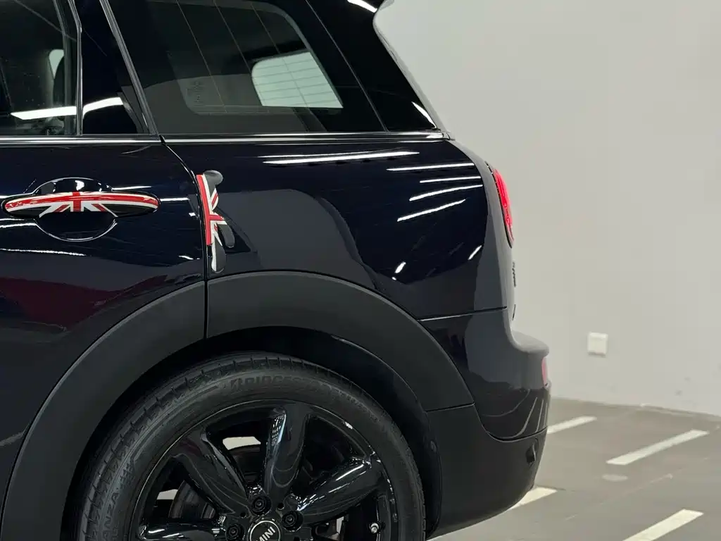 MINI CLUBMAN 1.5 T COOPER Connoisseur