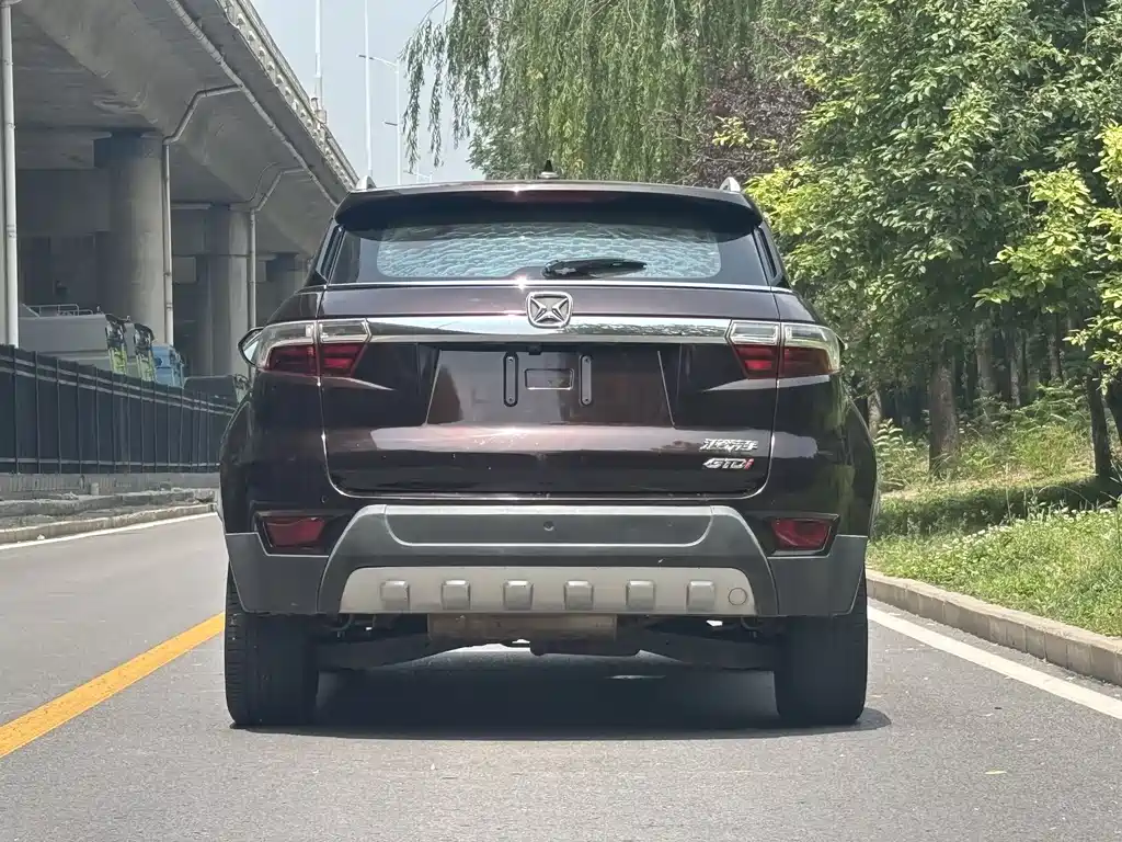 Yusheng S330 1.5 L GTDi Auto 2 WD Distinguished