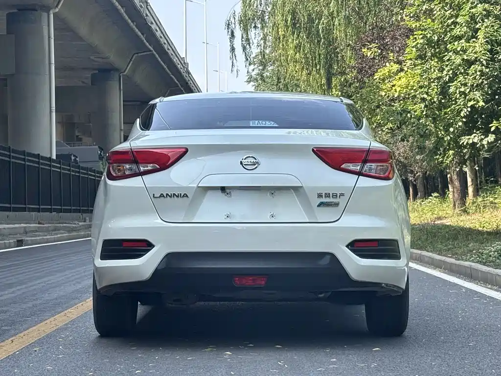 Lannia 1.6 L CVT Cool
