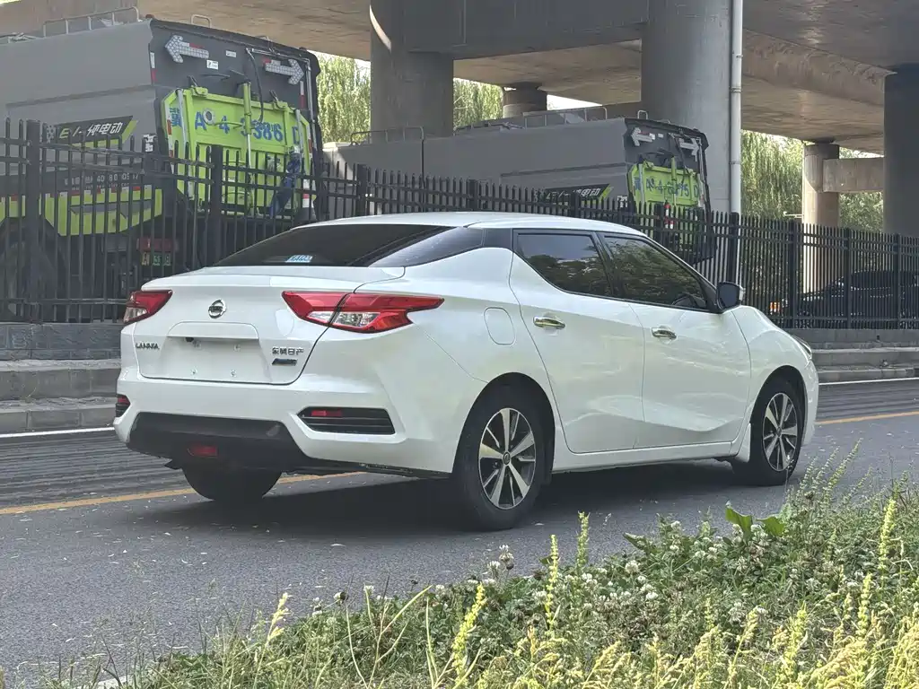 Lannia 1.6 L CVT Cool