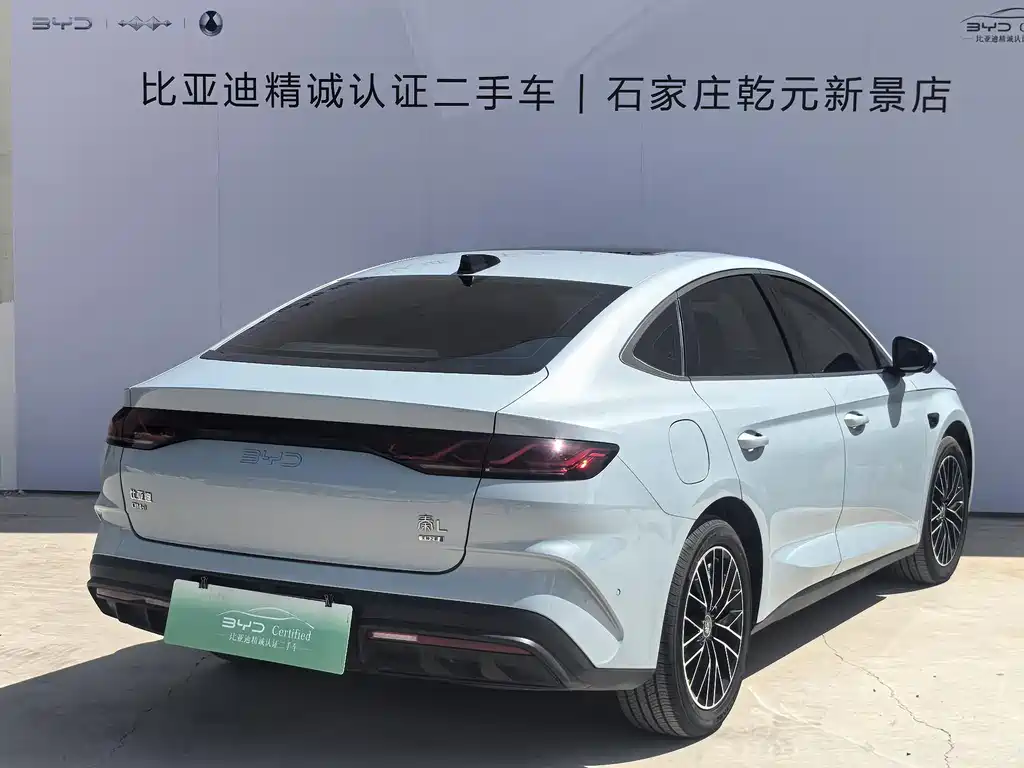 Qin L DM-i Smart Drive 120 KM Outstanding
