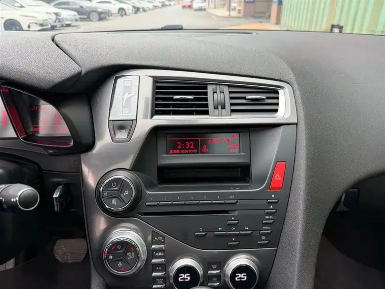 DS 5 1.6 T Luxury THP160