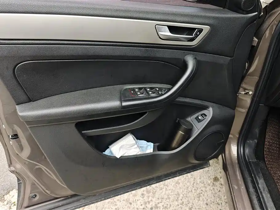 Qoros 5 观致5 2018款 改款 1.6 T 自动旗舰型