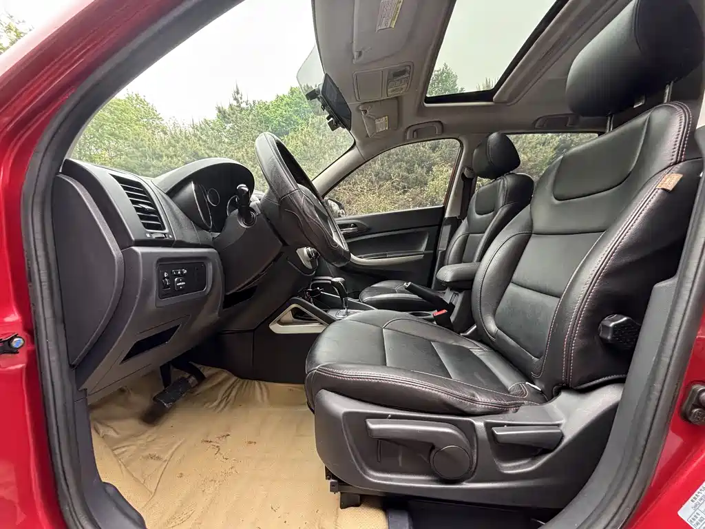 Changan CS35 1.6 L Auto Luxury CN-IV