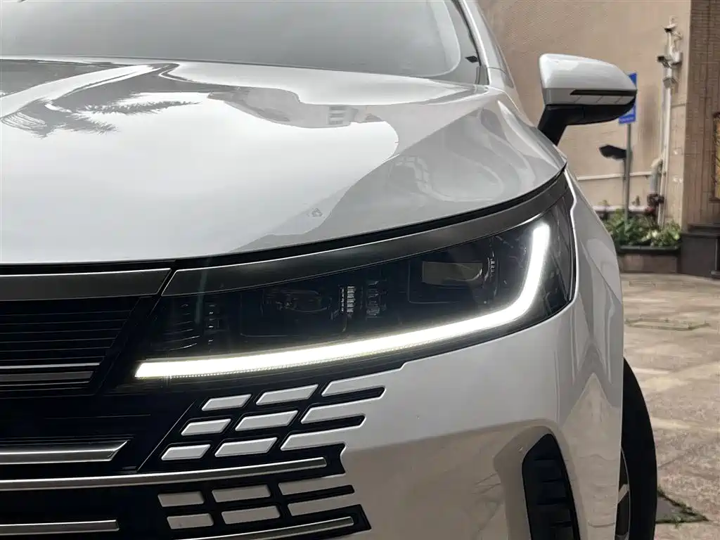 Destroyer 05 Glory DM-i 55 KM Distinguished