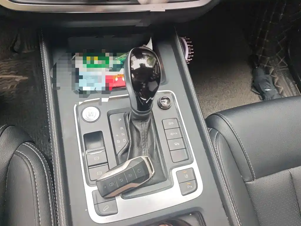 Tang 2.0 T Auto Connected Honored 7-seat CN-V