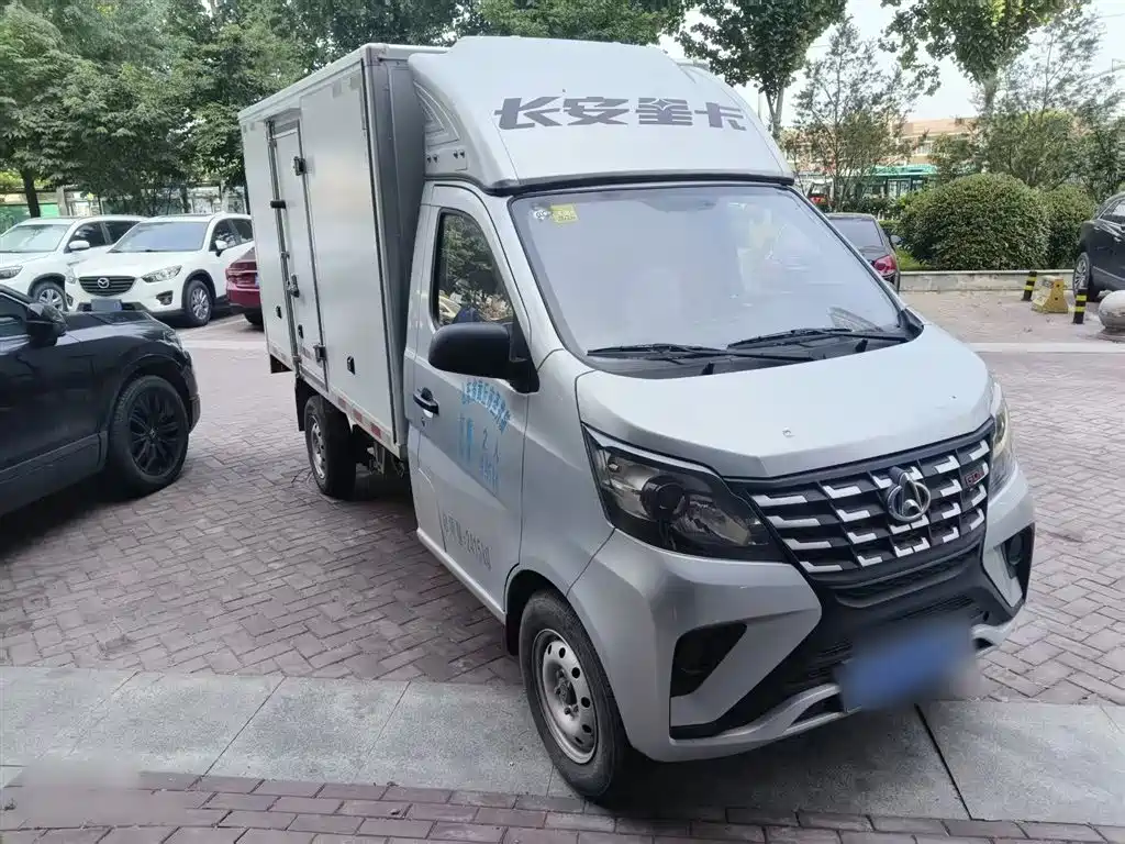 Changan Xingka 长安星卡 2024款 1.5 L GDI 单排长箱复合板厢货标准型