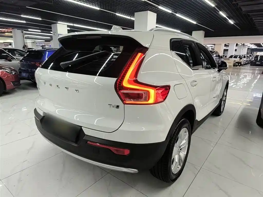 Volvo XC40 T4 4 WD Smart Travel Fashion
