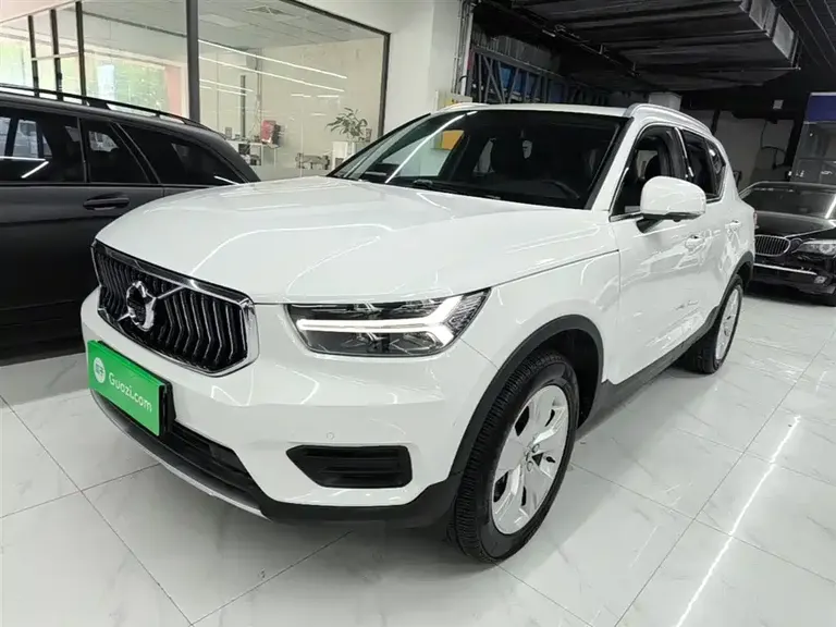 Volvo XC40 T4 4 WD Smart Travel Fashion