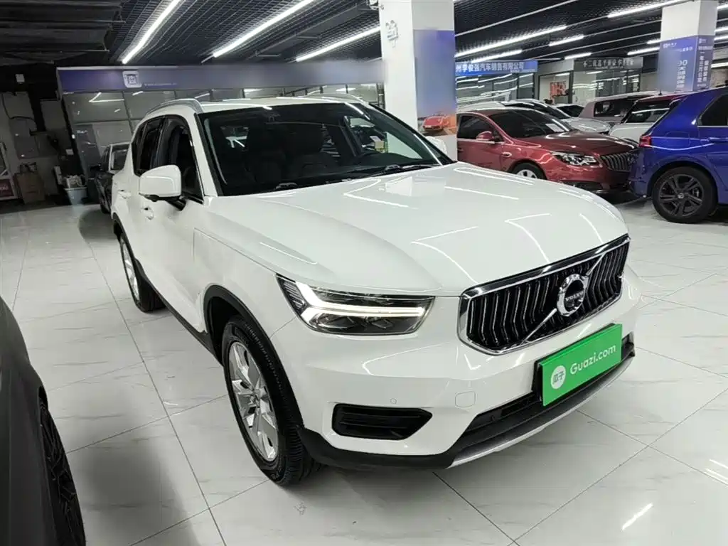 Volvo XC40 T4 4 WD Smart Travel Fashion