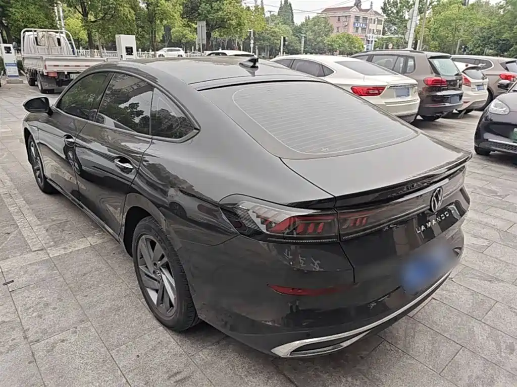 Lamando Lamando L 280 TSI DSG Dazzle Hot