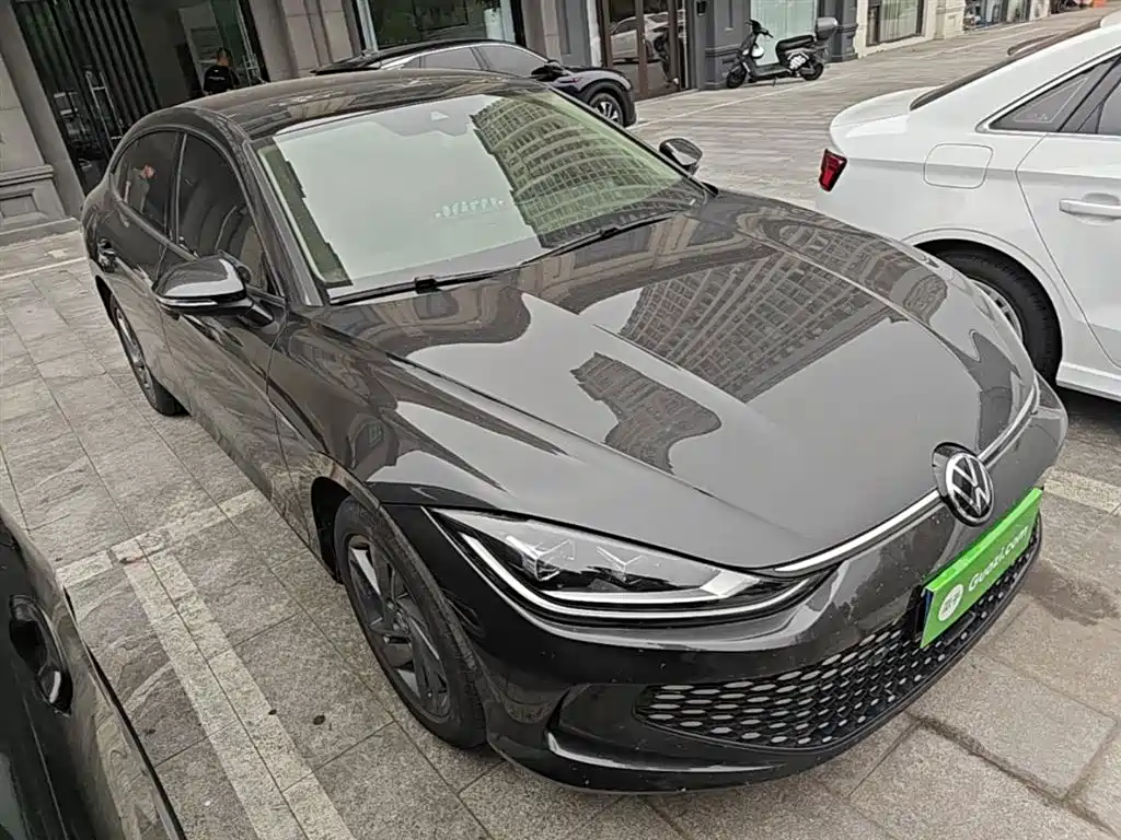 Lamando Lamando L 280 TSI DSG Dazzle Hot