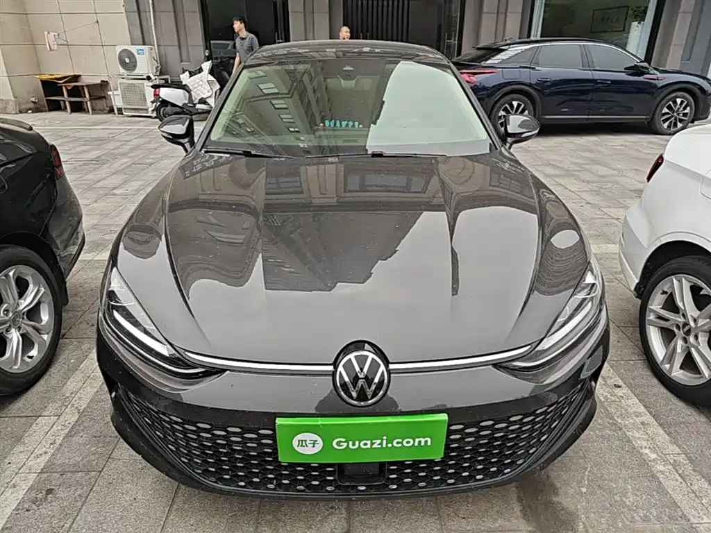 Lamando Lamando L 280 TSI DSG Dazzle Hot
