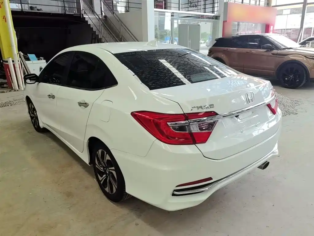 Crider 1.8 L CVT Comfort
