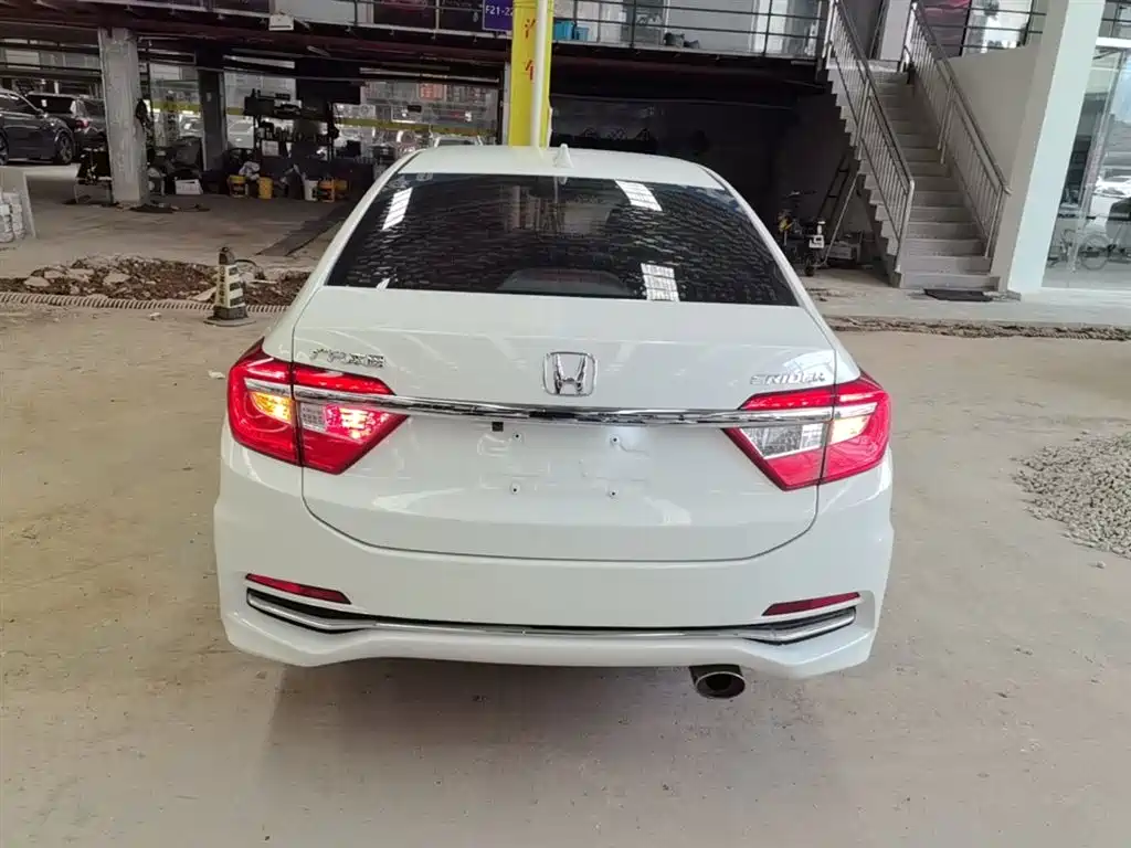 Crider 1.8 L CVT Comfort