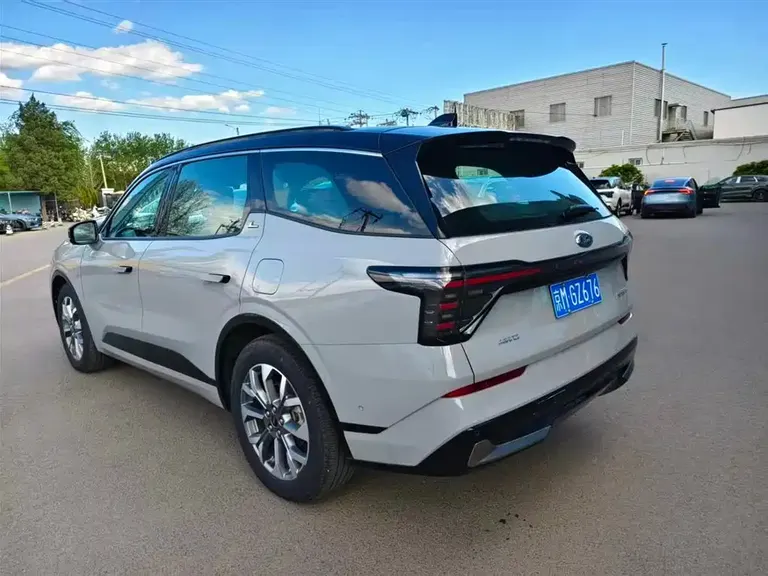 Ford Edge Edge L 2.0 T EcoBoost 4 WD 7-seat Supreme