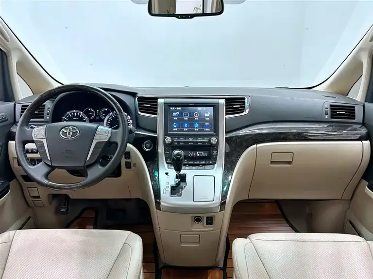Toyota Alphard 3.5 L Luxury