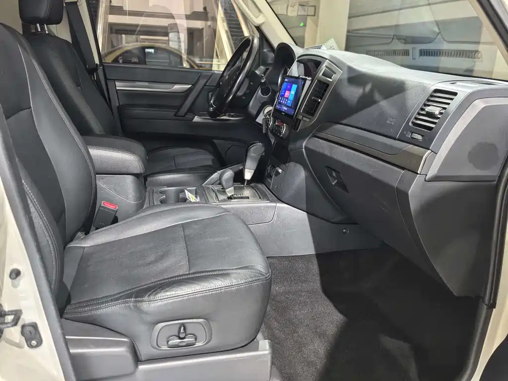 Pajero (Import) 帕杰罗进口 2015款 3.0 L 自动精英超越版 国V