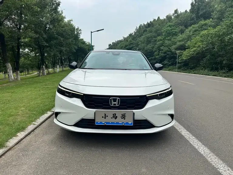 Honda Integra 240 TURBO CVT Luxury