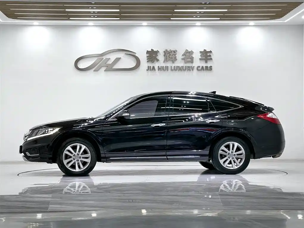 Crosstour 2.4 L Luxury Navigation