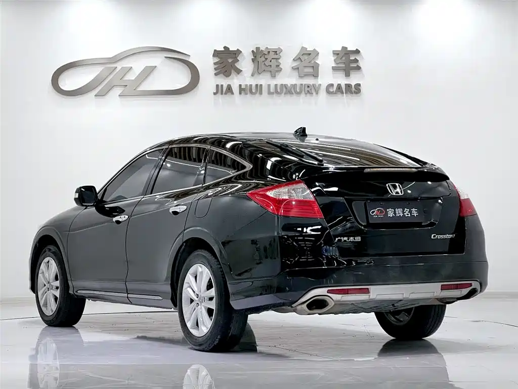Crosstour 2.4 L Luxury Navigation