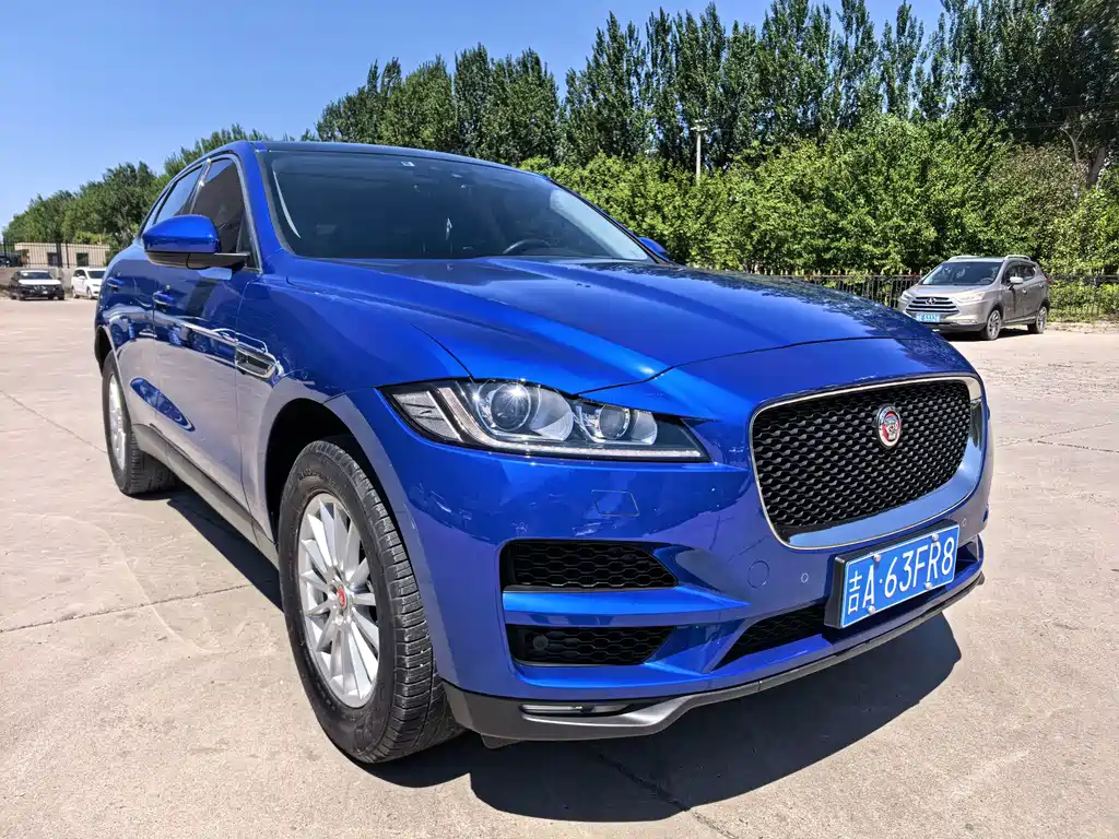 Jaguar F-PACE 2.0 T 4 WD Urban Premium