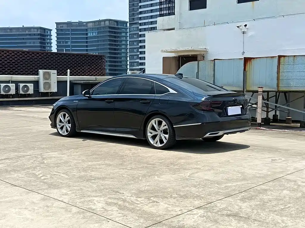 Accord Sharp· Hybrid 2.0 L Sharp Leading