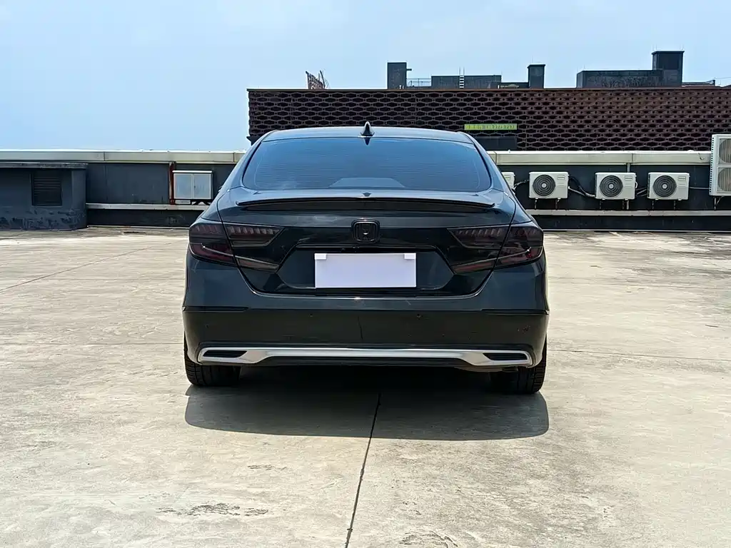 Accord Sharp· Hybrid 2.0 L Sharp Leading