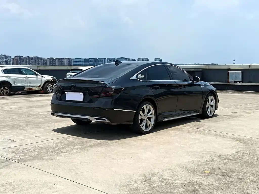 Accord Sharp· Hybrid 2.0 L Sharp Leading