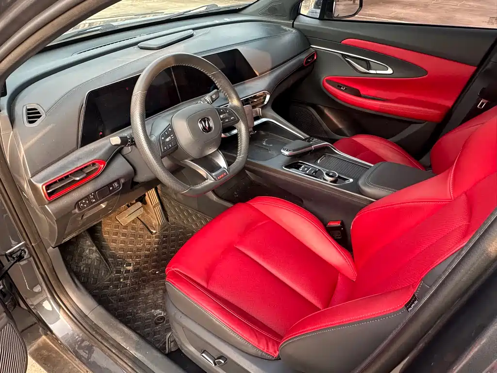 Changan UNI-T 1.5 T Distinguished