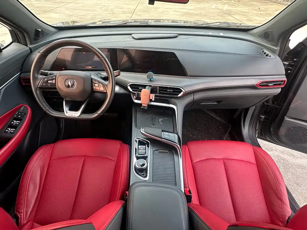 Changan UNI-T 1.5 T Distinguished
