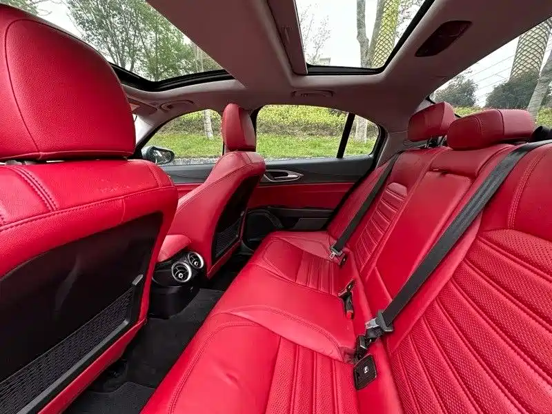 Giulia 2.0 T 280 HP Luxury Sport