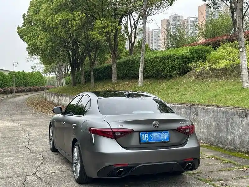 Giulia 2.0 T 280 HP Luxury Sport