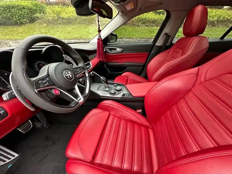 Giulia 2.0 T 280 HP Luxury Sport