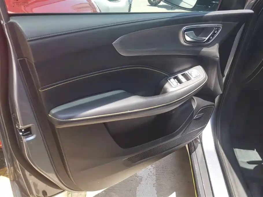 Roewe RX5 PLUS 300 TGI Auto Ali China Style Flagship