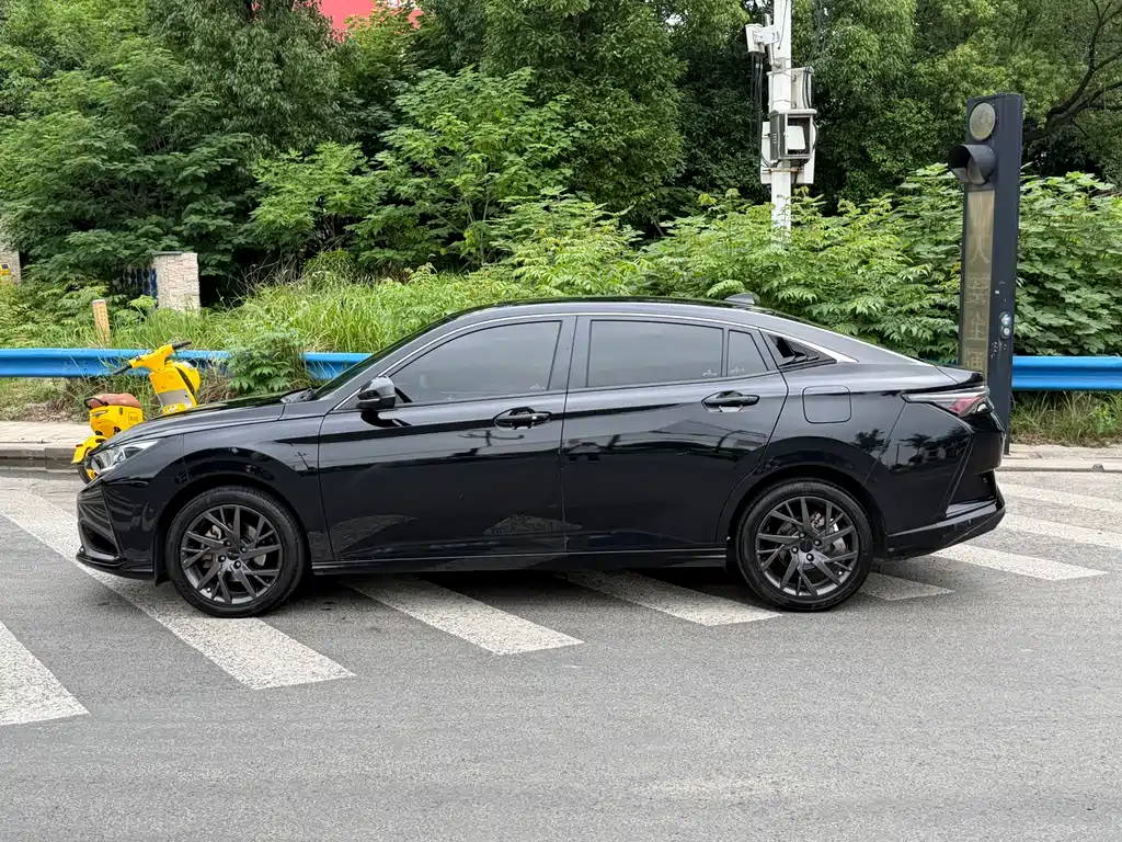 Yixuan 230 T Auto Cool Night Knight
