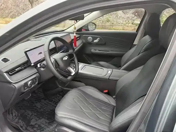 Fengyun A8 L 风云A8 L 2025款 1.5 TGDI 145 km 标准型