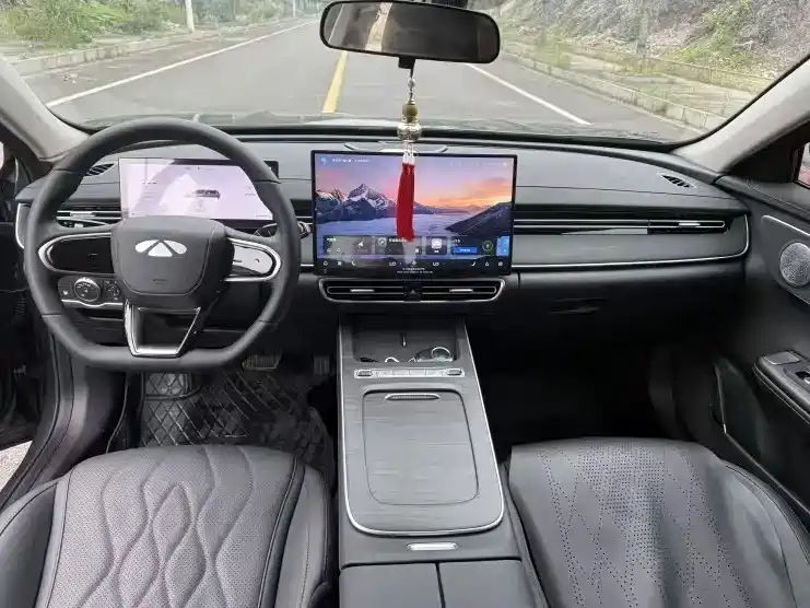 Fengyun A8 L 风云A8 L 2025款 1.5 TGDI 145 km 标准型