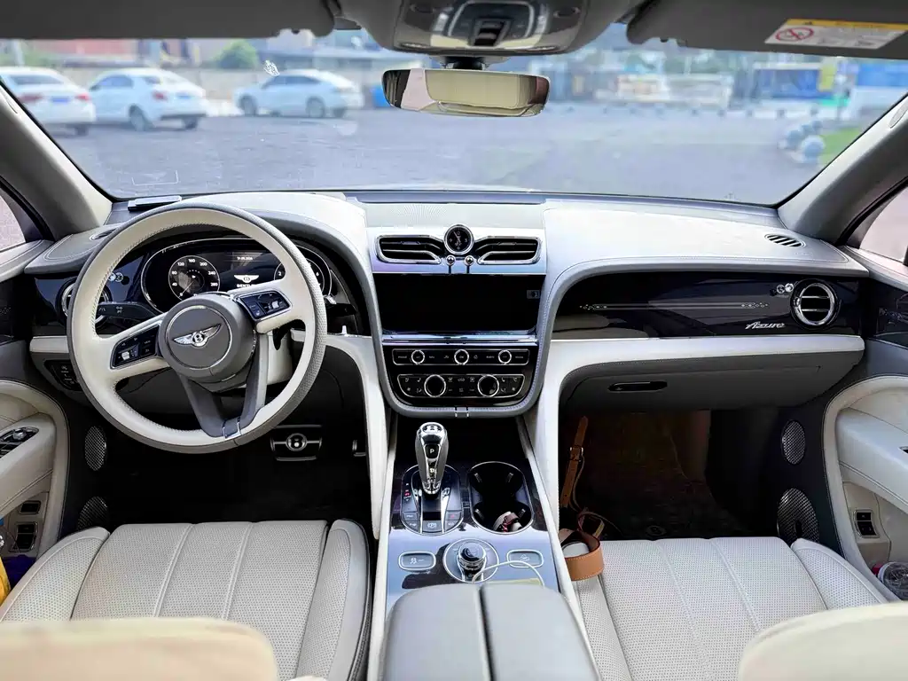 Bentayga 4.0 T V8 LWB Range Elegant Degree