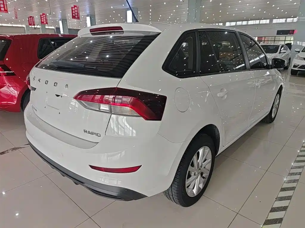 Rapid Spaceback 1.5 L Auto Standard