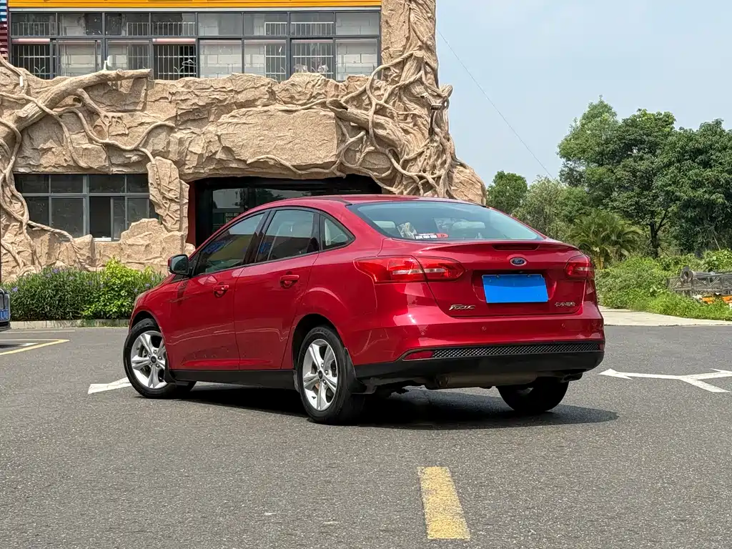 Focus Sedan 1.6 L Auto Comfort Smart Travel