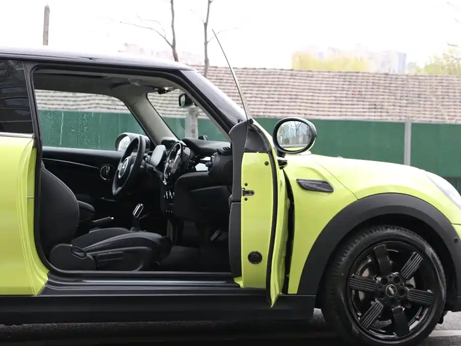 MINI Facelift 1.5 T COOPER Artist