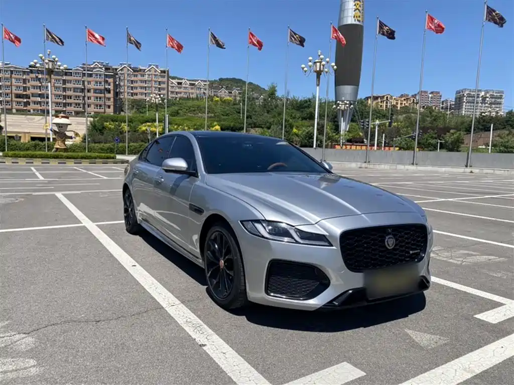 Jaguar XFL XFL 2.0 T P250 4 WD Black Shine Sport