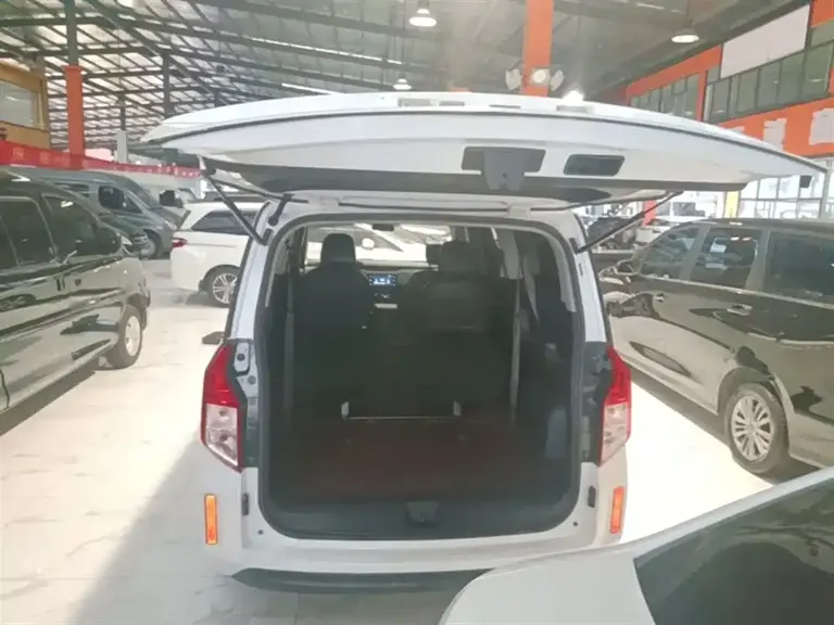 Wuling Journey 1.5 T Manual Luxury