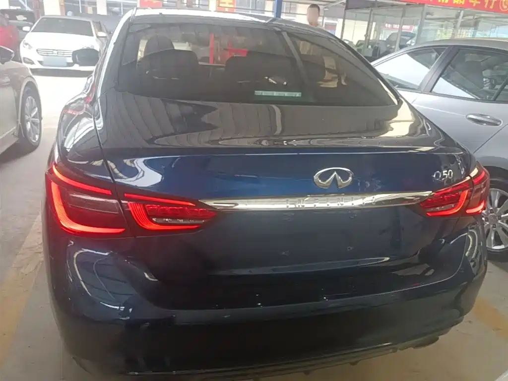Infiniti Q50 L 2.0 T Progressive Enjoyment CN-VI